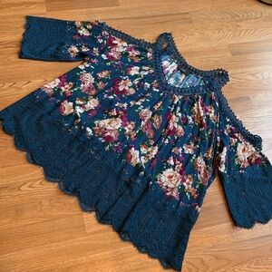 Rain, boho style teal/floral cold shoulder 3/4 sleeve crochet trim top. Size 2X.